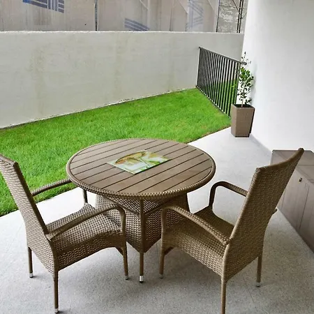 Marin Apartament Нэводари